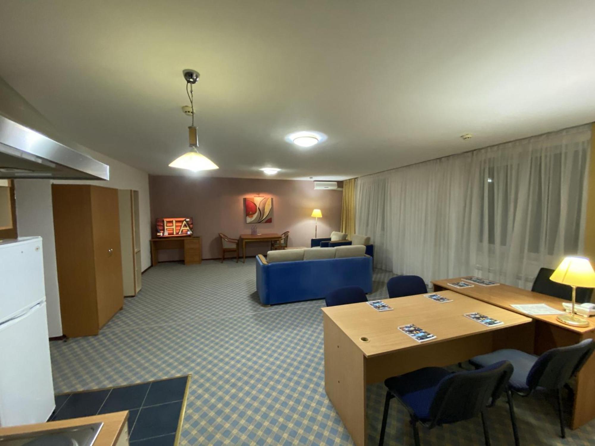 Green Hotel Atyrau Exterior photo